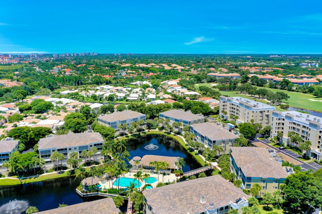 7654 Pebble Creek Cir #5-202, Naples, FL 34108