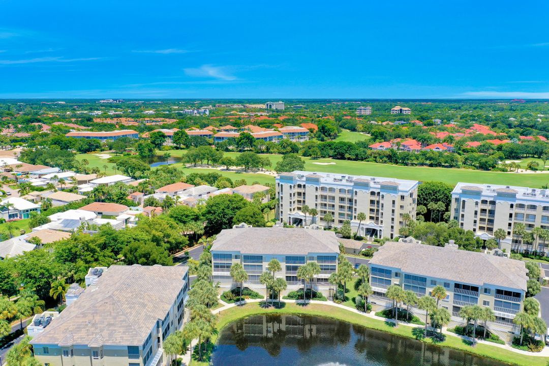 7654 Pebble Creek Cir #5-202, Naples, FL 34108