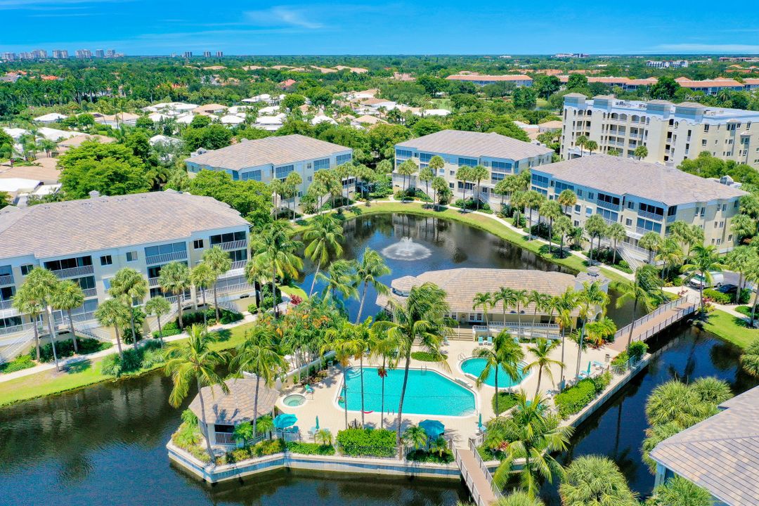 7654 Pebble Creek Cir #5-202, Naples, FL 34108