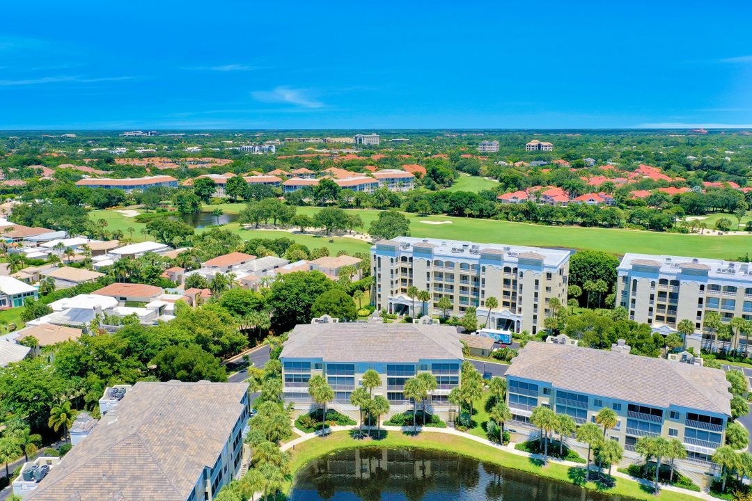 7654 Pebble Creek Cir #5-202, Naples, FL 34108