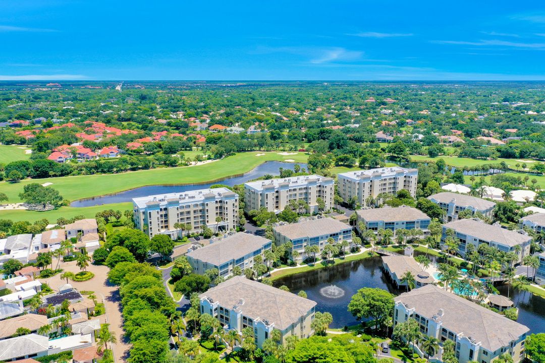 7654 Pebble Creek Cir #5-202, Naples, FL 34108