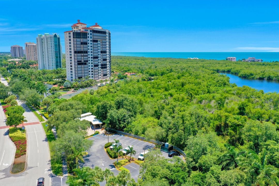 7654 Pebble Creek Cir #5-202, Naples, FL 34108