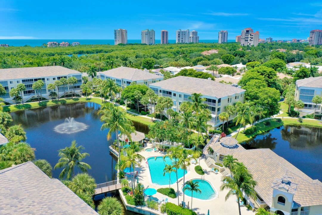 7654 Pebble Creek Cir #5-202, Naples, FL 34108