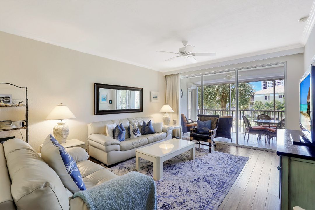 7654 Pebble Creek Cir #5-202, Naples, FL 34108