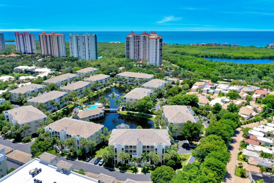 7654 Pebble Creek Cir #5-202, Naples, FL 34108