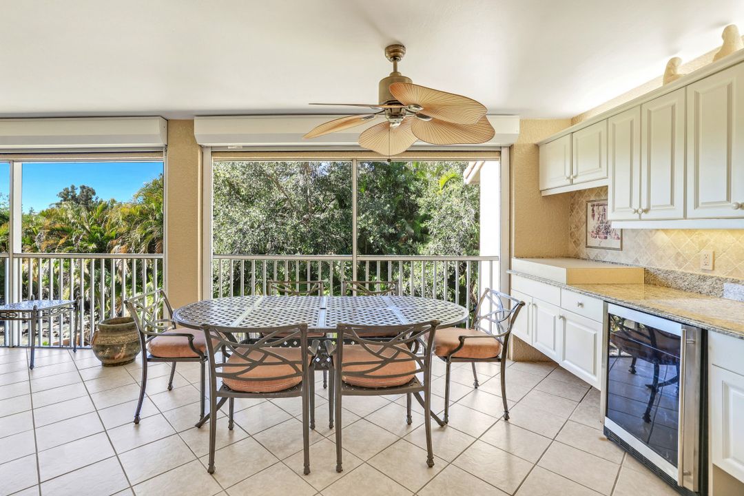 2360 Hidden Lake Ct #10, Naples, FL 34112