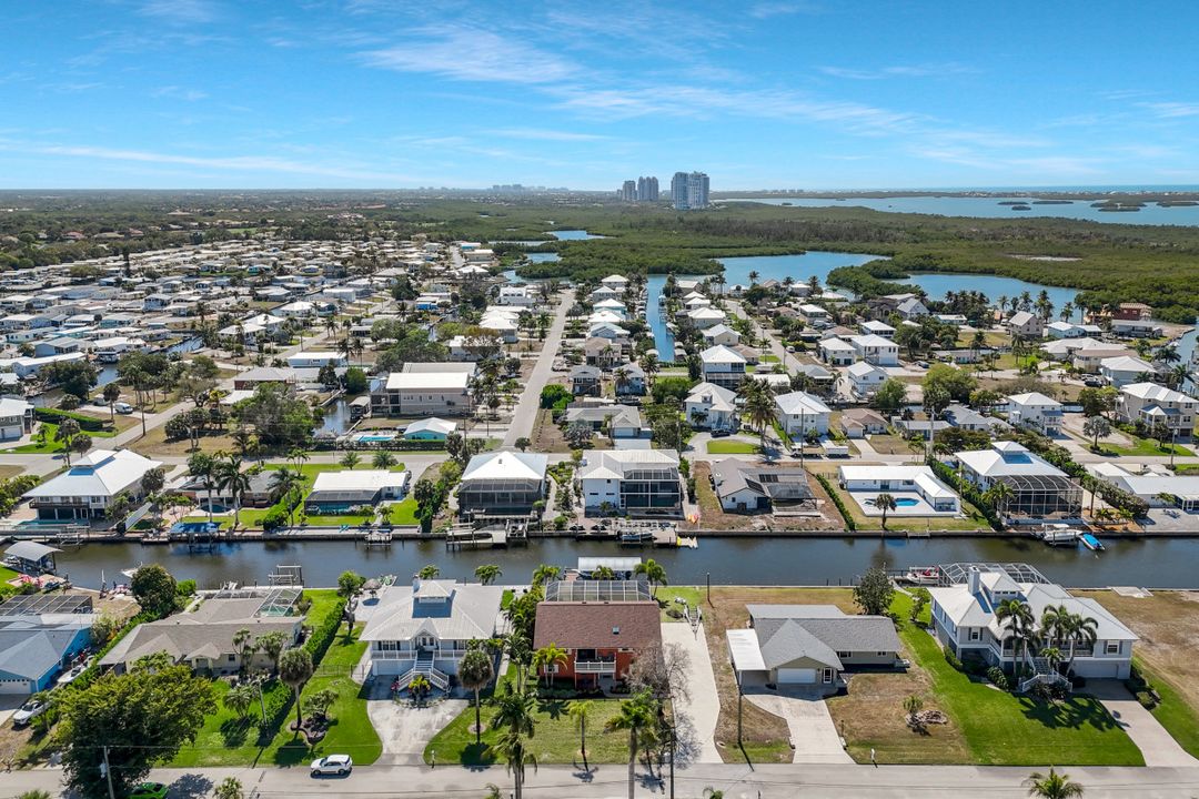 4741 Pembrooke Ln, Bonita Springs, FL 34134