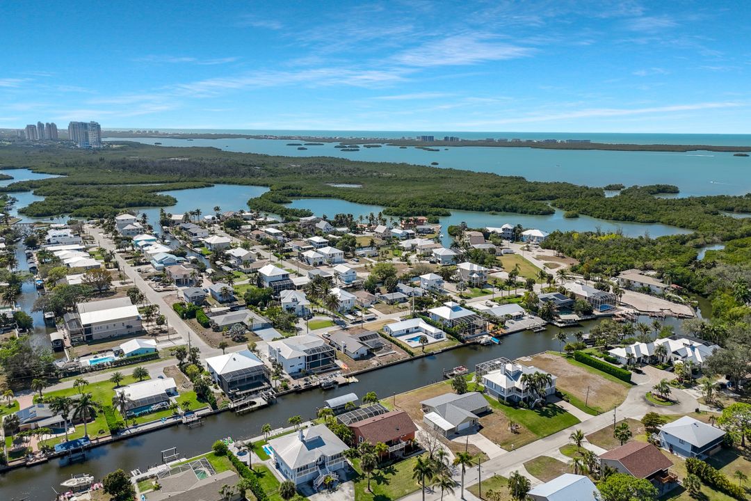 4741 Pembrooke Ln, Bonita Springs, FL 34134