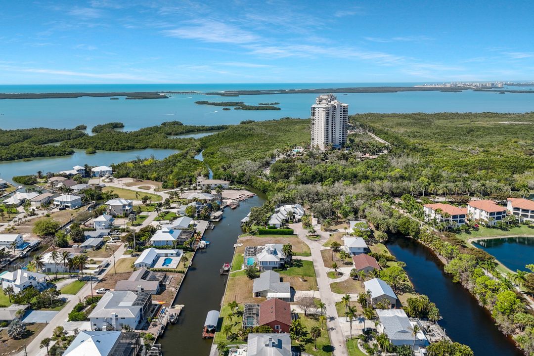 4741 Pembrooke Ln, Bonita Springs, FL 34134