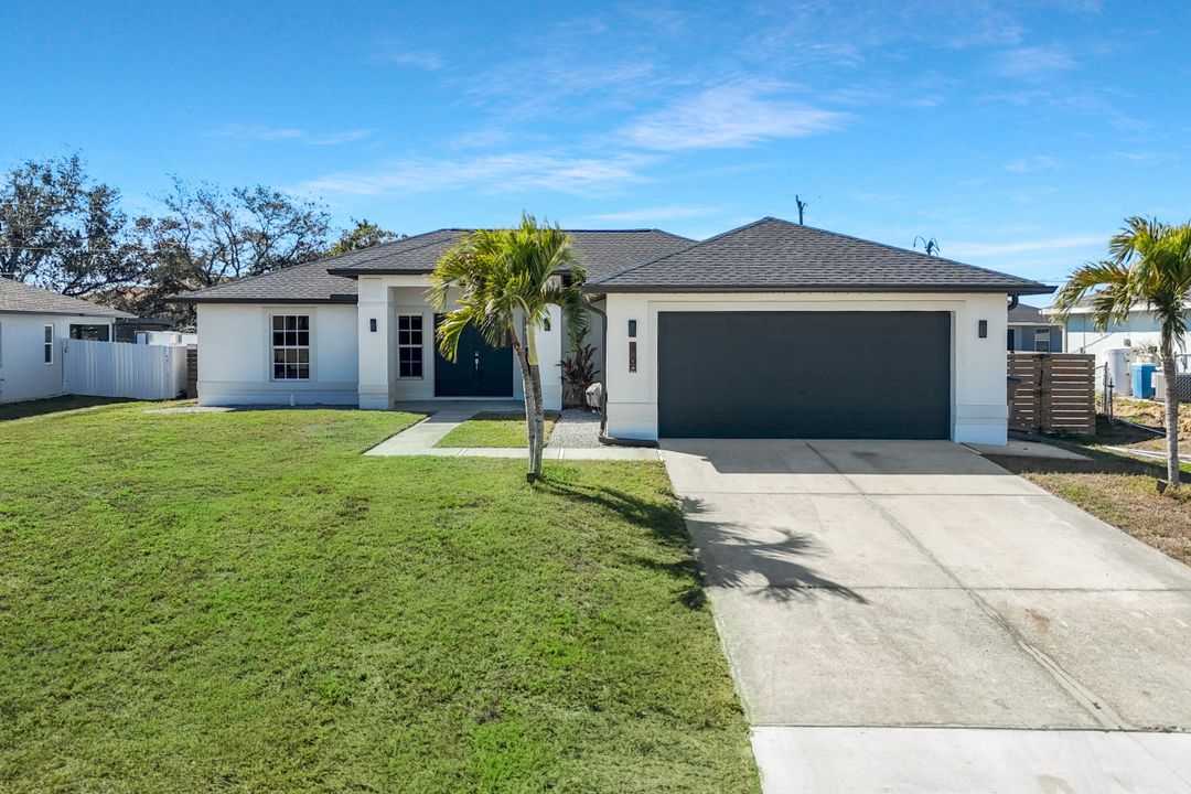 2200 NE 9th Ave, Cape Coral, FL 33909