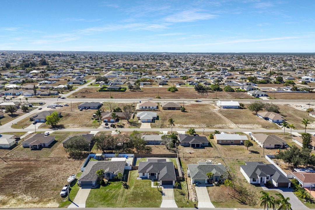 2200 NE 9th Ave, Cape Coral, FL 33909