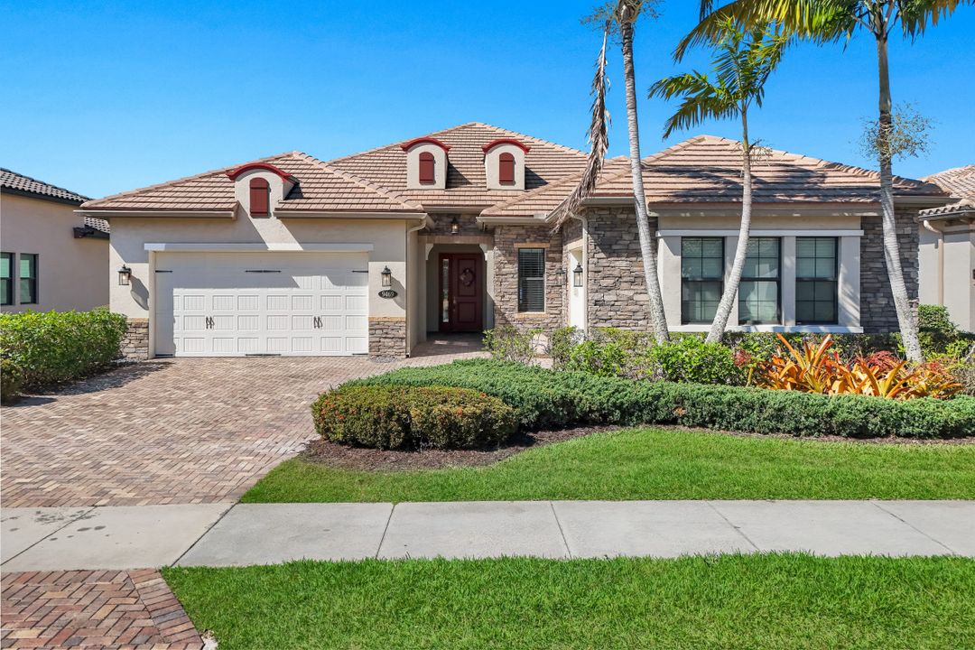 9469 Greenleigh Ct, Naples, FL 34120