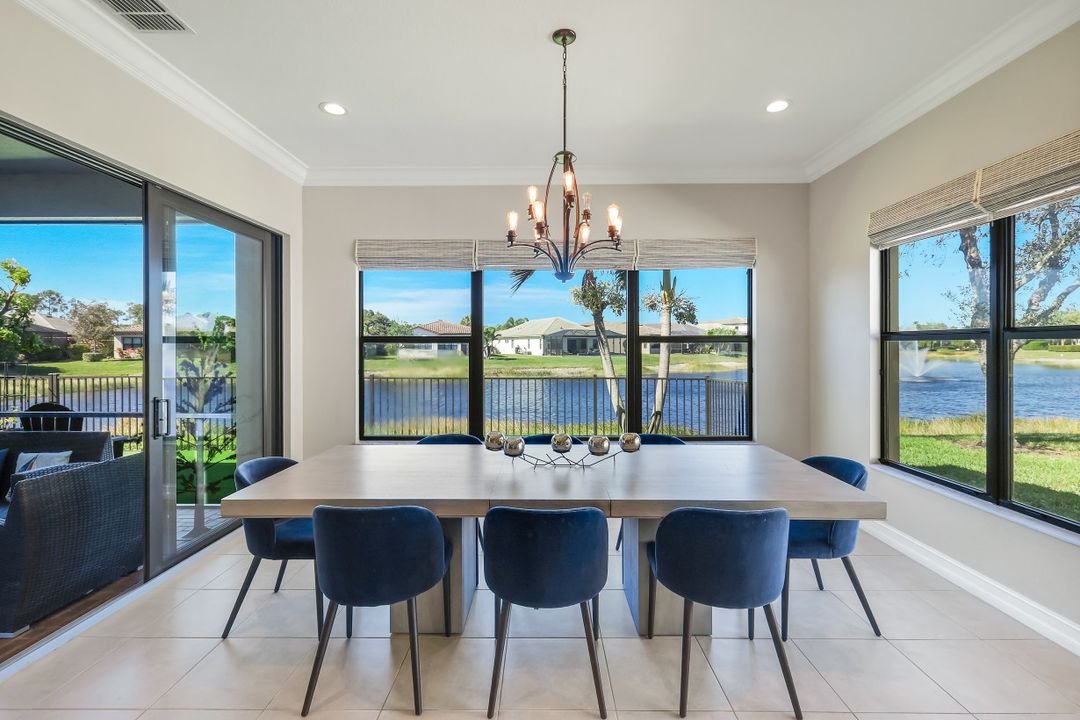 9469 Greenleigh Ct, Naples, FL 34120