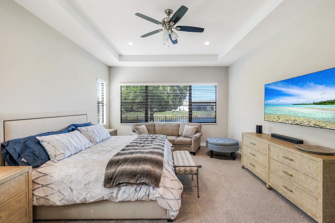 9469 Greenleigh Ct, Naples, FL 34120