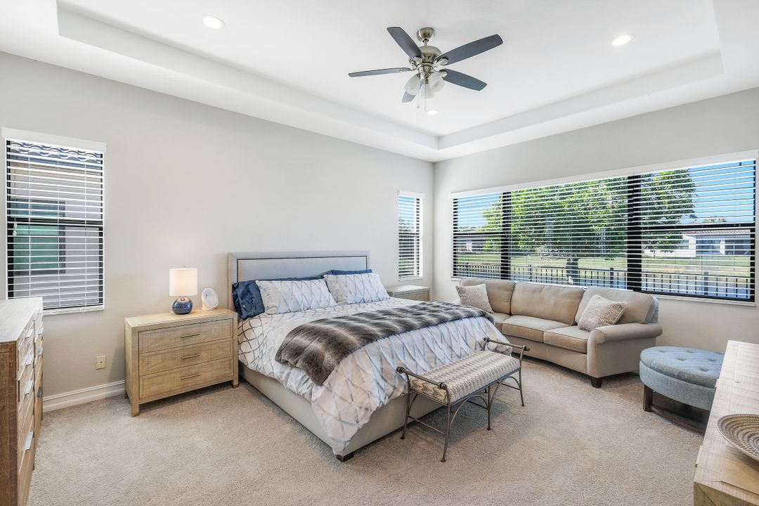 9469 Greenleigh Ct, Naples, FL 34120