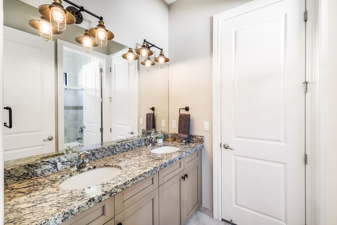 9469 Greenleigh Ct, Naples, FL 34120