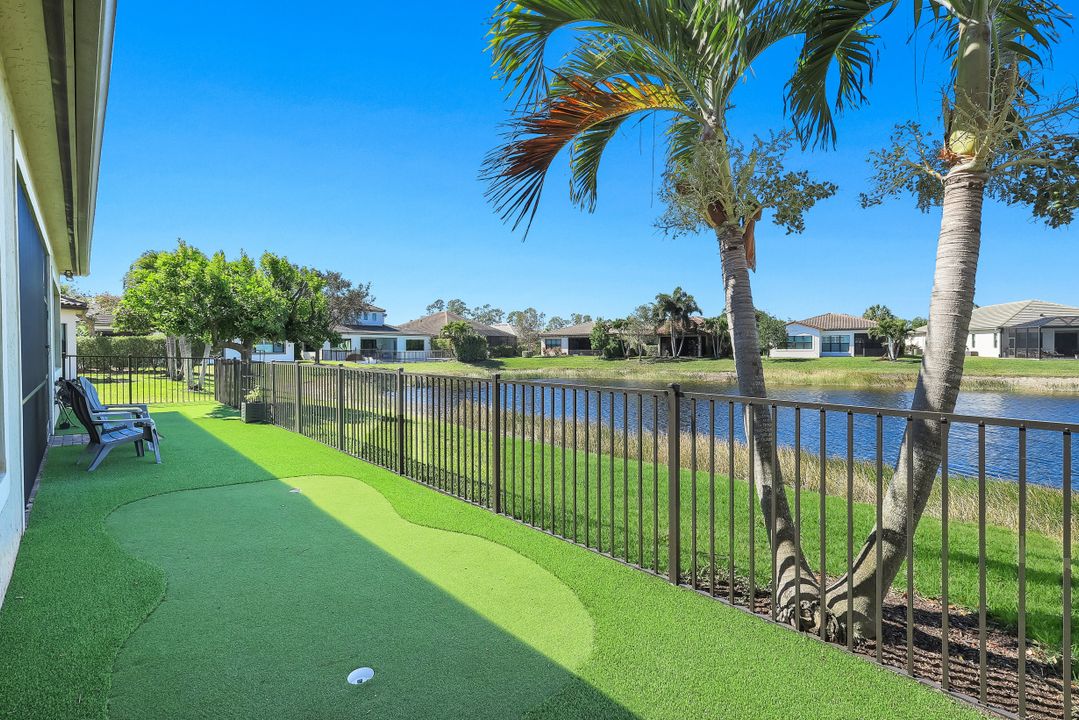 9469 Greenleigh Ct, Naples, FL 34120