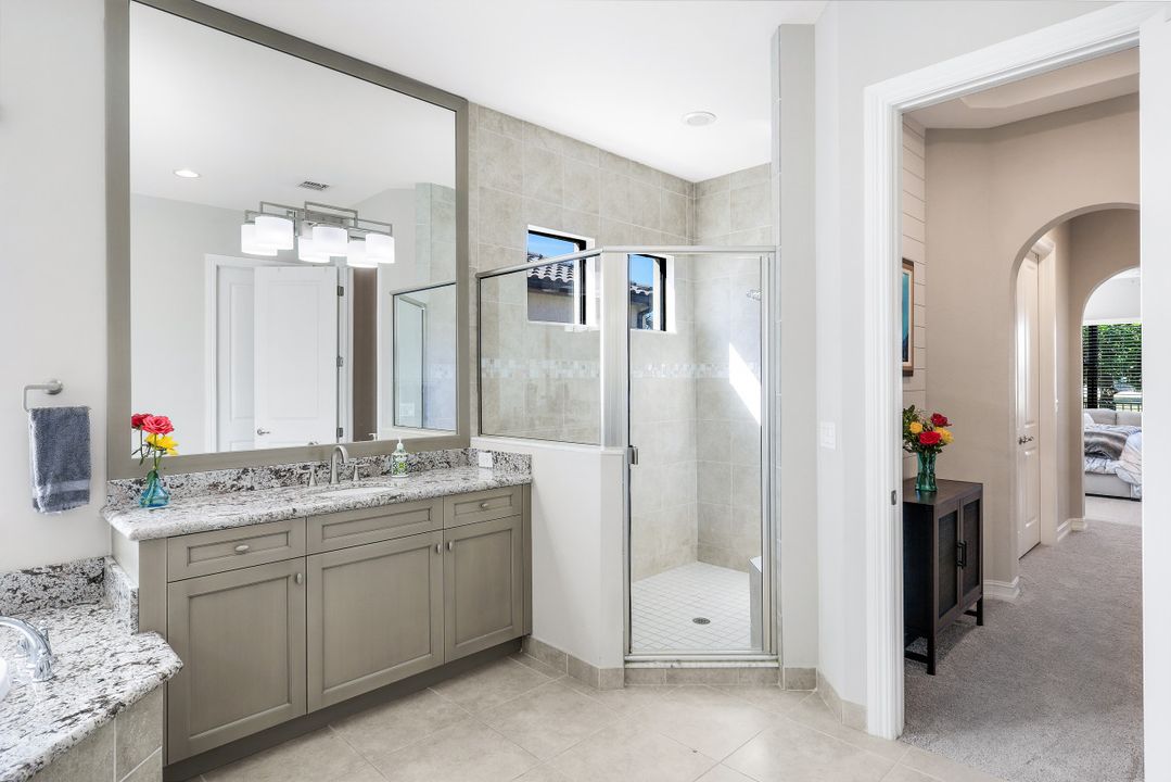 9469 Greenleigh Ct, Naples, FL 34120