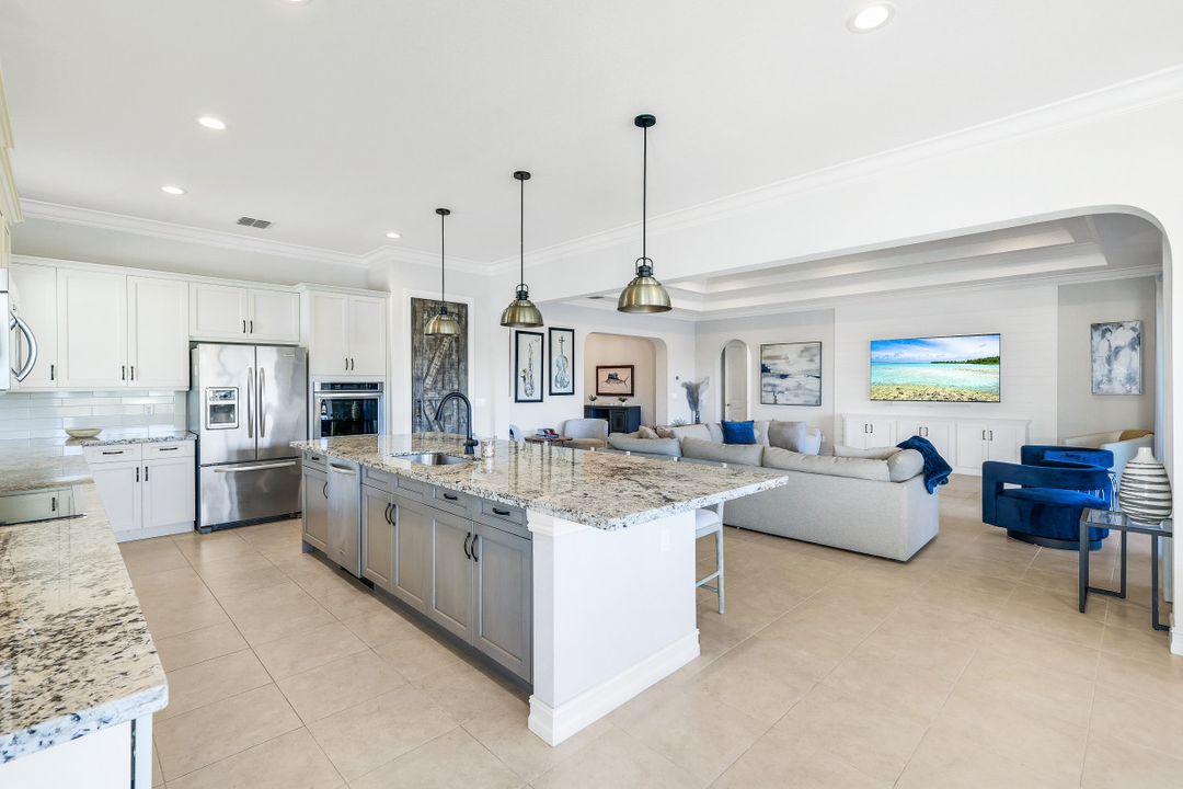 9469 Greenleigh Ct, Naples, FL 34120