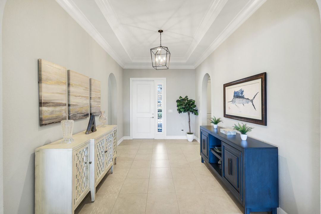 9469 Greenleigh Ct, Naples, FL 34120