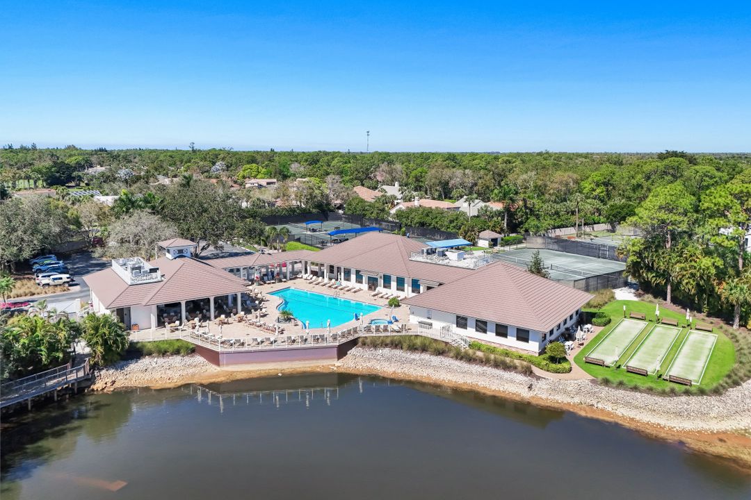 760 Waterford Dr #303, Naples, FL 34113