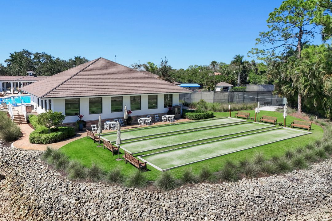 760 Waterford Dr #303, Naples, FL 34113