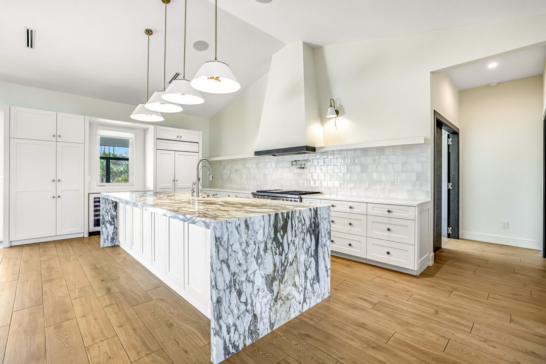 1899 Wilson Blvd N, Naples, FL 34120