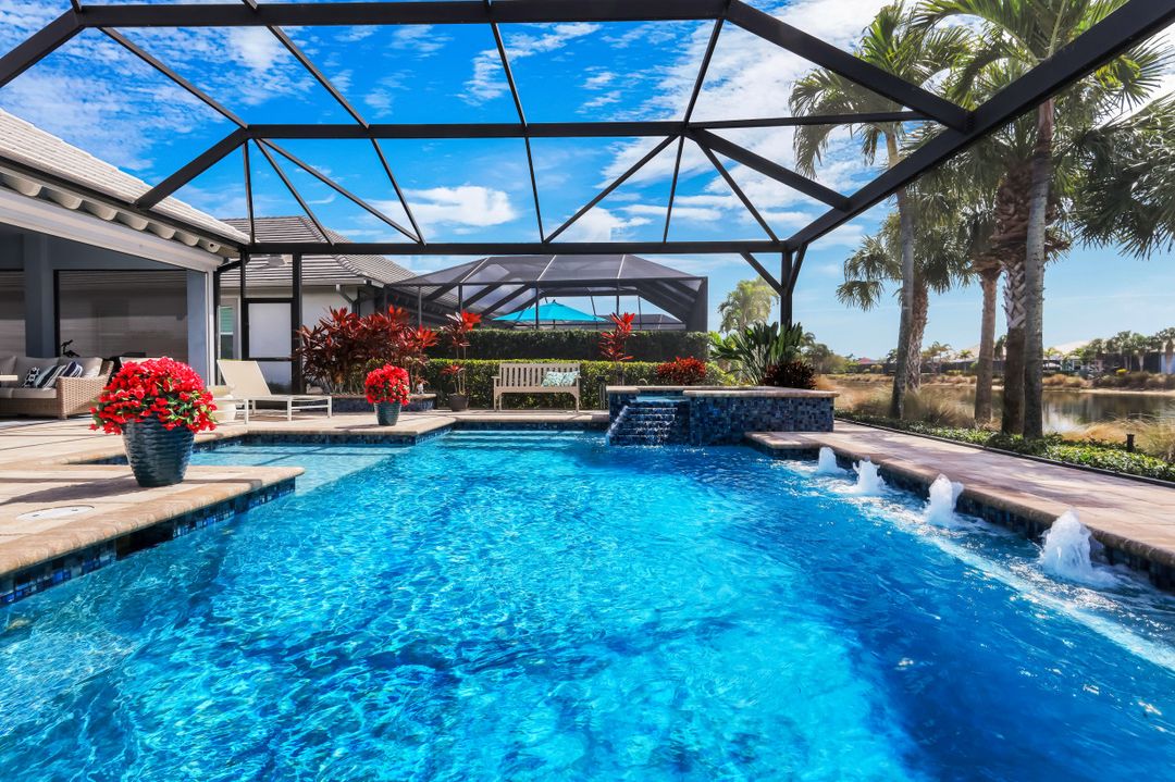 6475 Warwick Ave, Naples, FL 34113