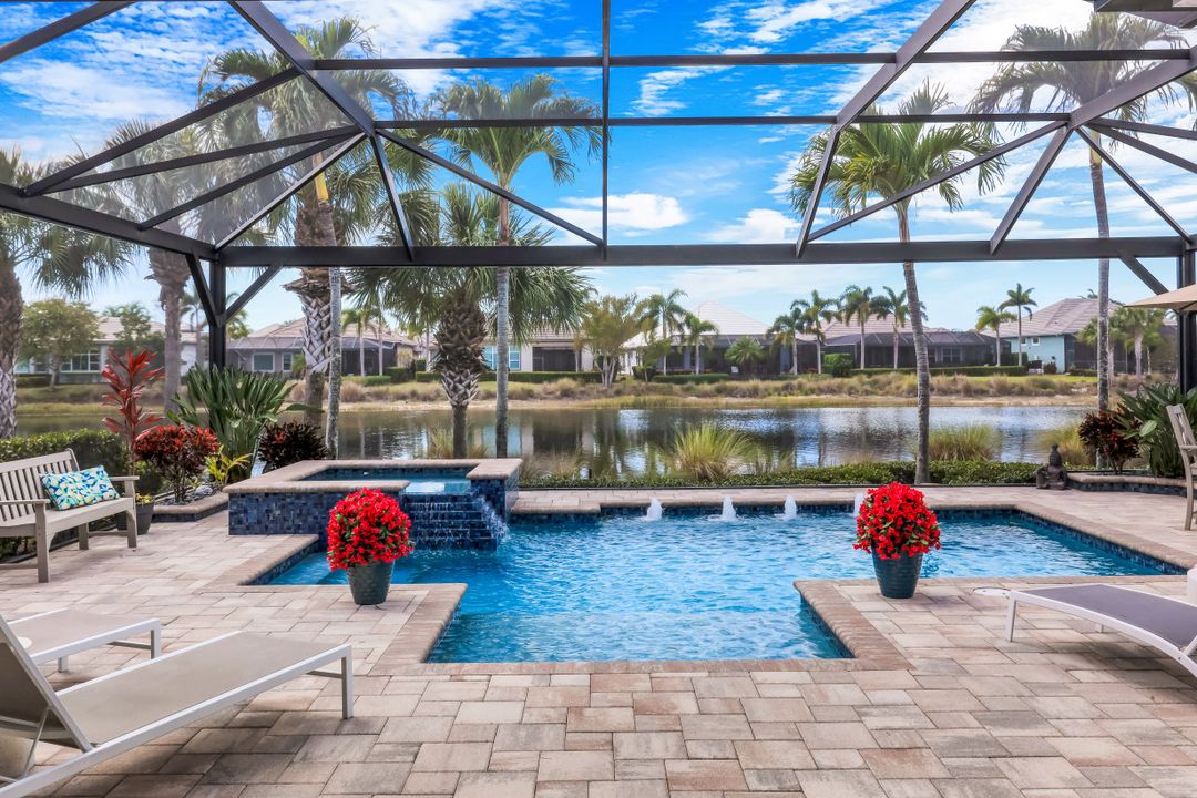 6475 Warwick Ave, Naples, FL 34113