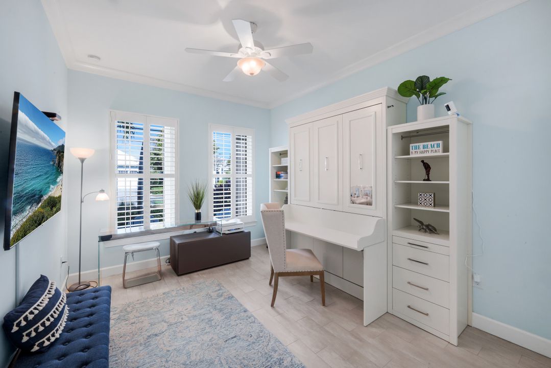 6475 Warwick Ave, Naples, FL 34113