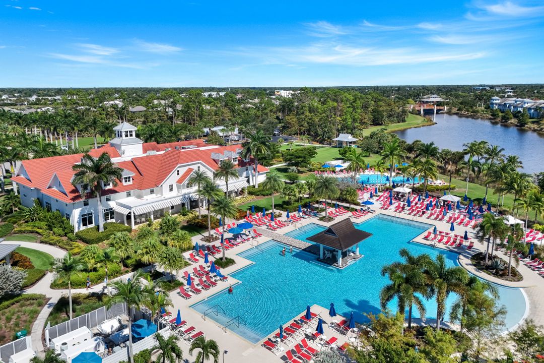 6475 Warwick Ave, Naples, FL 34113