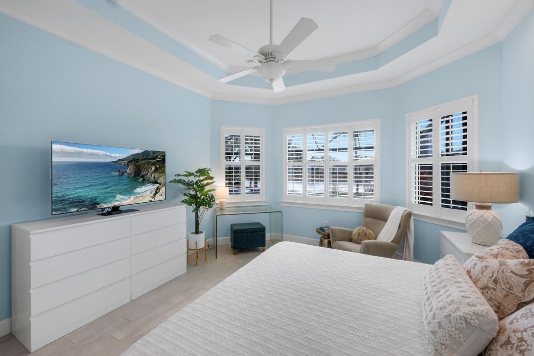 6475 Warwick Ave, Naples, FL 34113