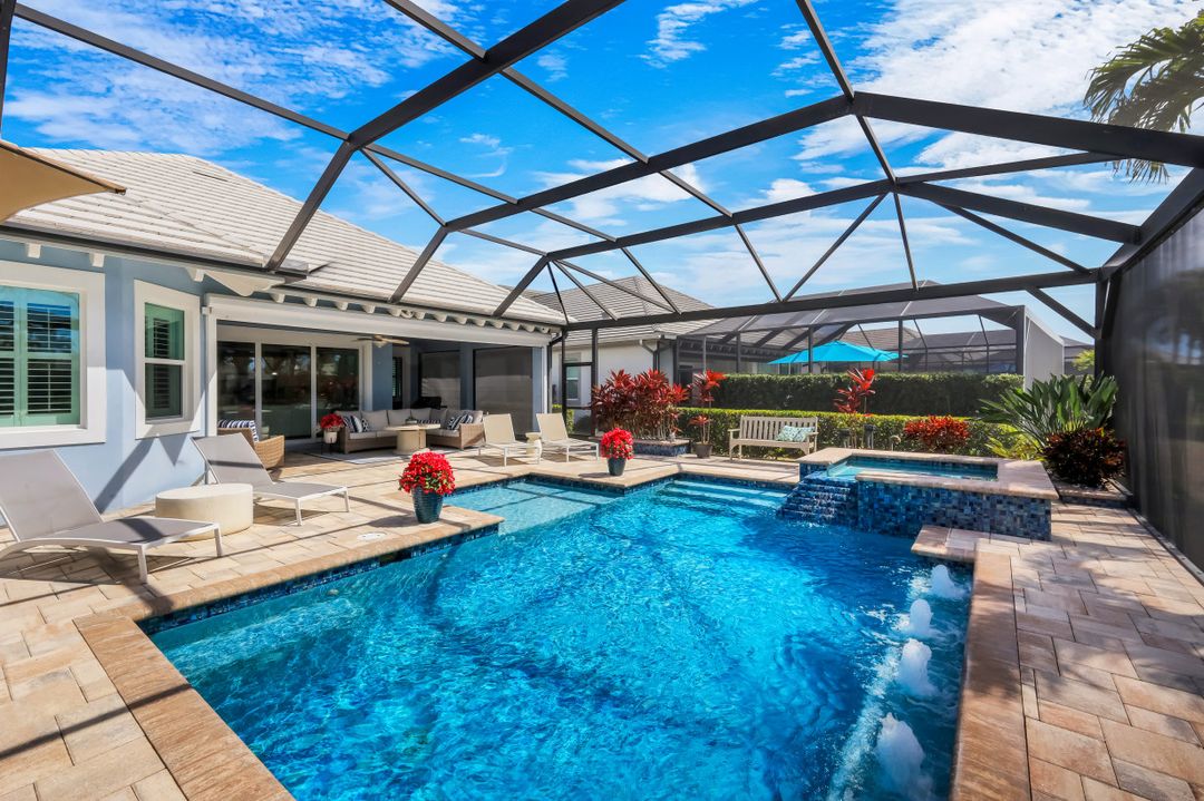 6475 Warwick Ave, Naples, FL 34113