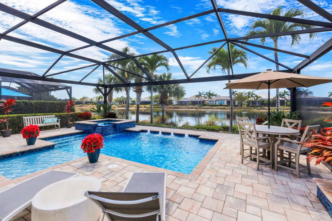 6475 Warwick Ave, Naples, FL 34113