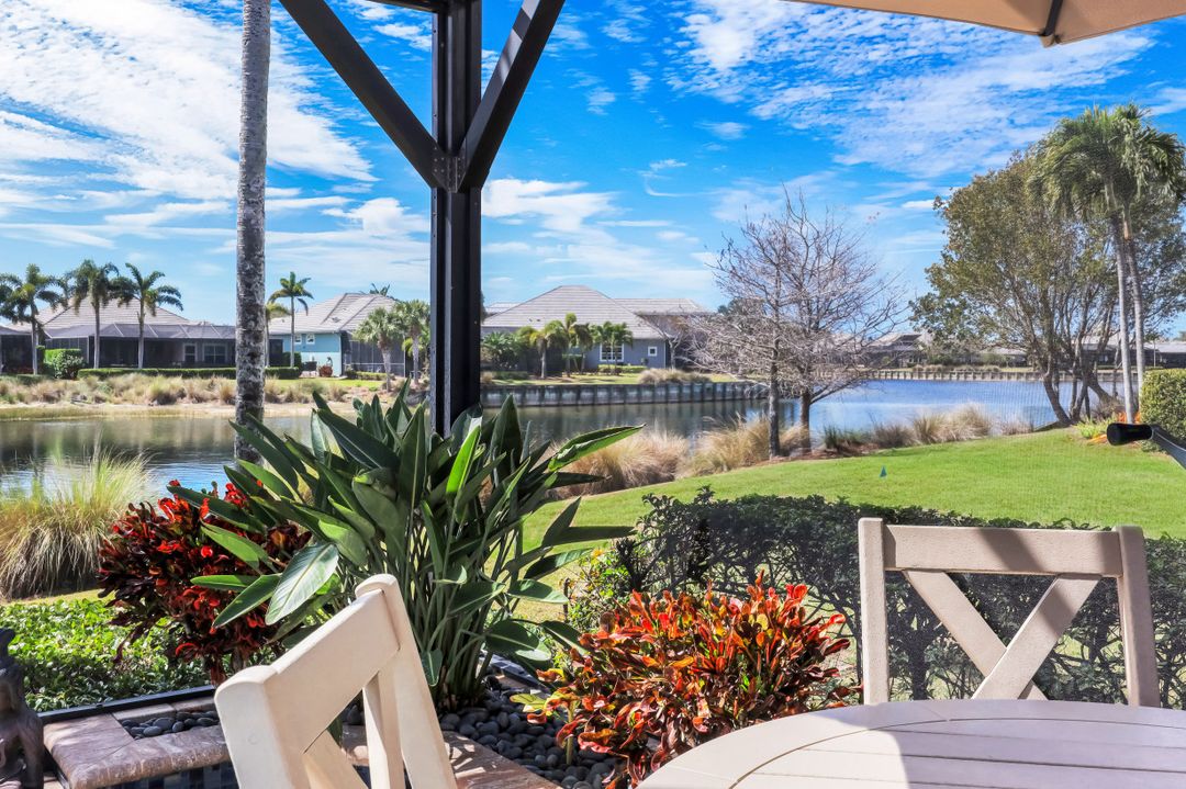 6475 Warwick Ave, Naples, FL 34113