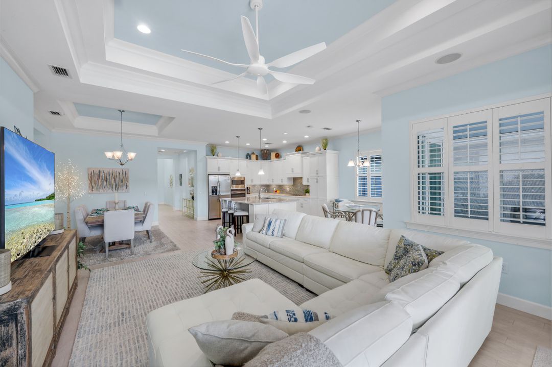 6475 Warwick Ave, Naples, FL 34113