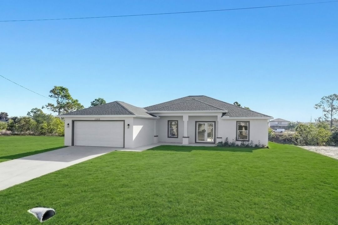 2823 NE 5th Pl, Cape Coral, FL 33909