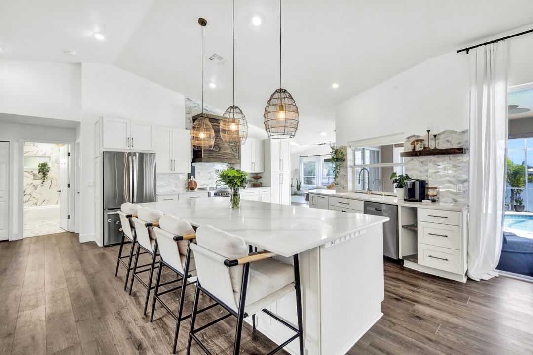 17 SE 15th Ave, Cape Coral, FL 33990