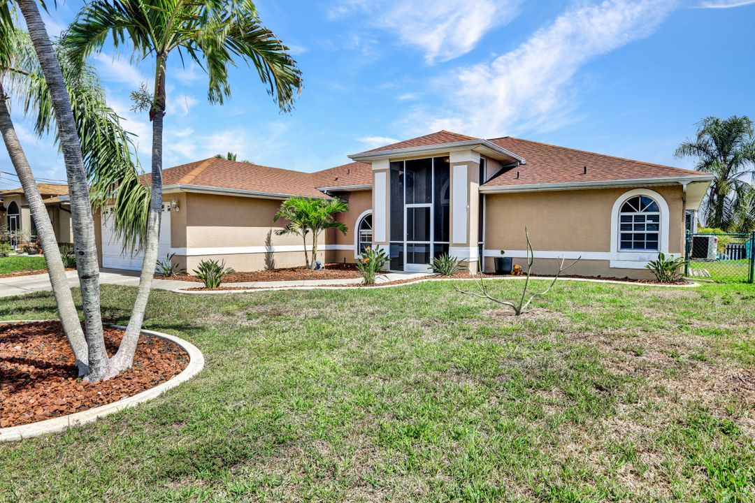 17 SE 15th Ave, Cape Coral, FL 33990