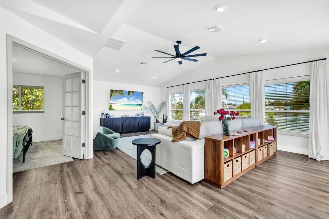 17 SE 15th Ave, Cape Coral, FL 33990