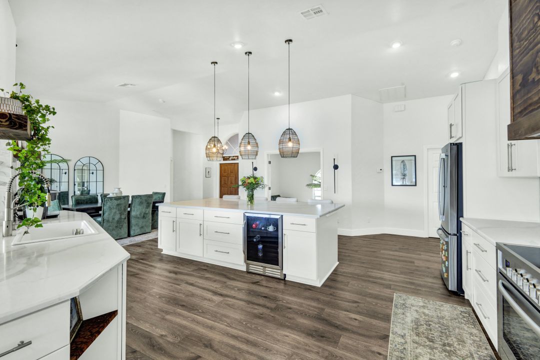 17 SE 15th Ave, Cape Coral, FL 33990