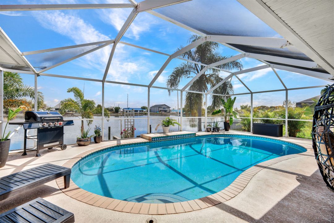 17 SE 15th Ave, Cape Coral, FL 33990