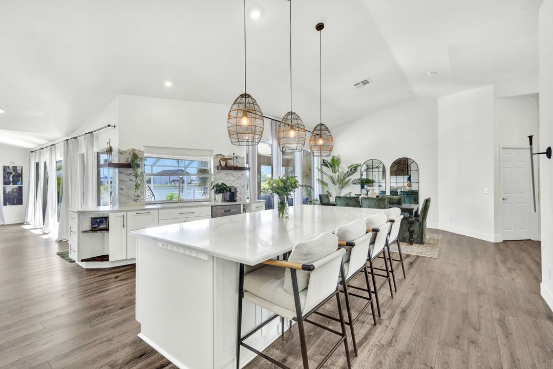 17 SE 15th Ave, Cape Coral, FL 33990