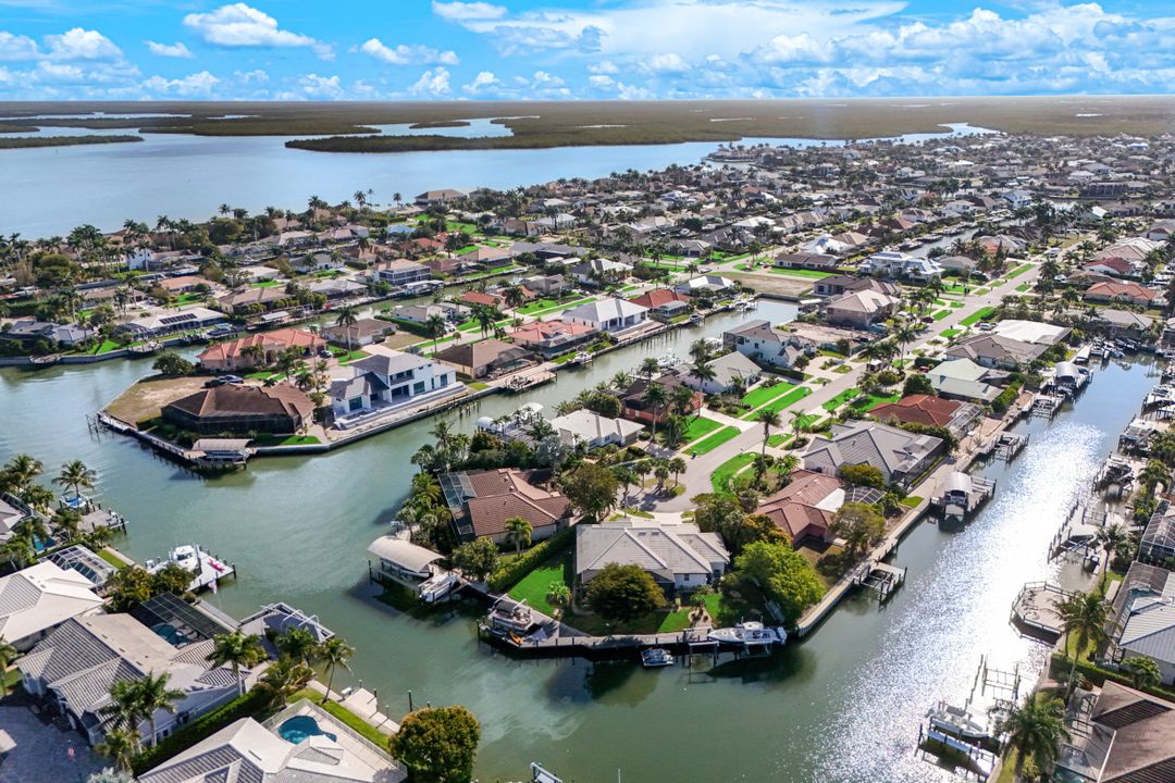 358 Grapewood Ct, Marco Island, FL 34145