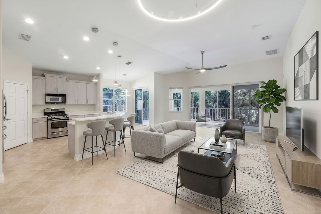 2040 Tarpon Bay Dr N #201, Naples, FL 34119