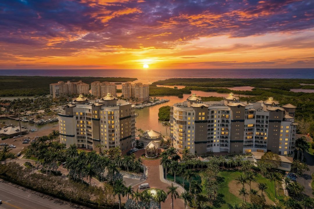 13675 Vanderbilt Dr #406, Naples, FL 34110