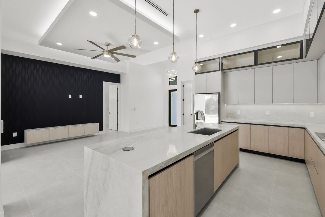 152 SW 28th St, Cape Coral, FL 33914