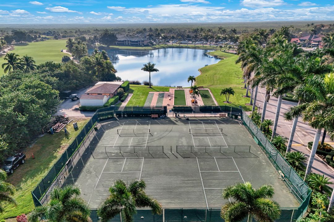 1542 Mainsail Dr #52D-4, Naples, FL 34114