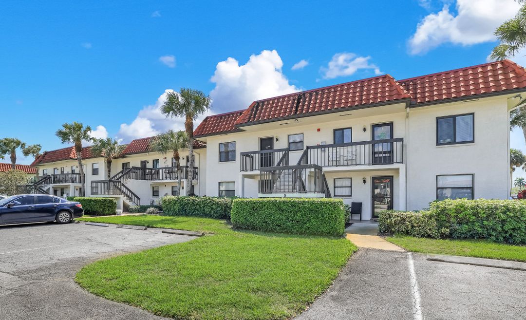 4338 27th Ct SW #104, Naples, FL 34116