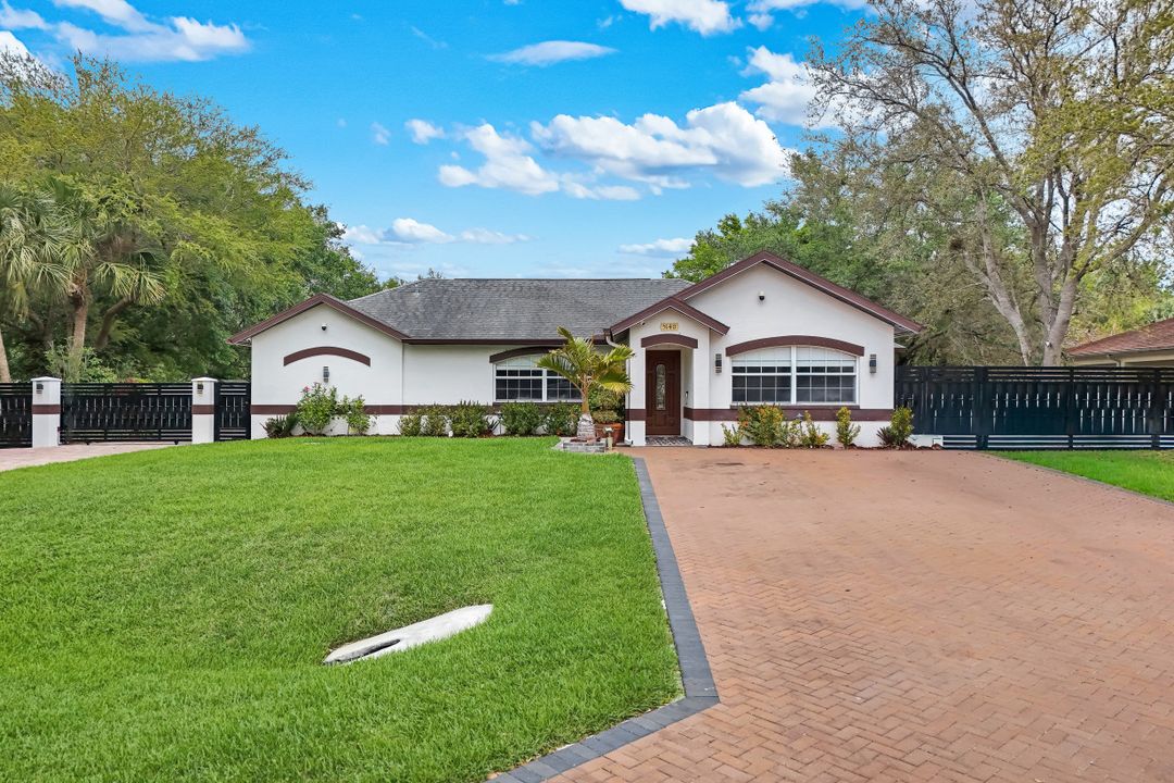 5140 17th Ct SW, Naples, FL 34116